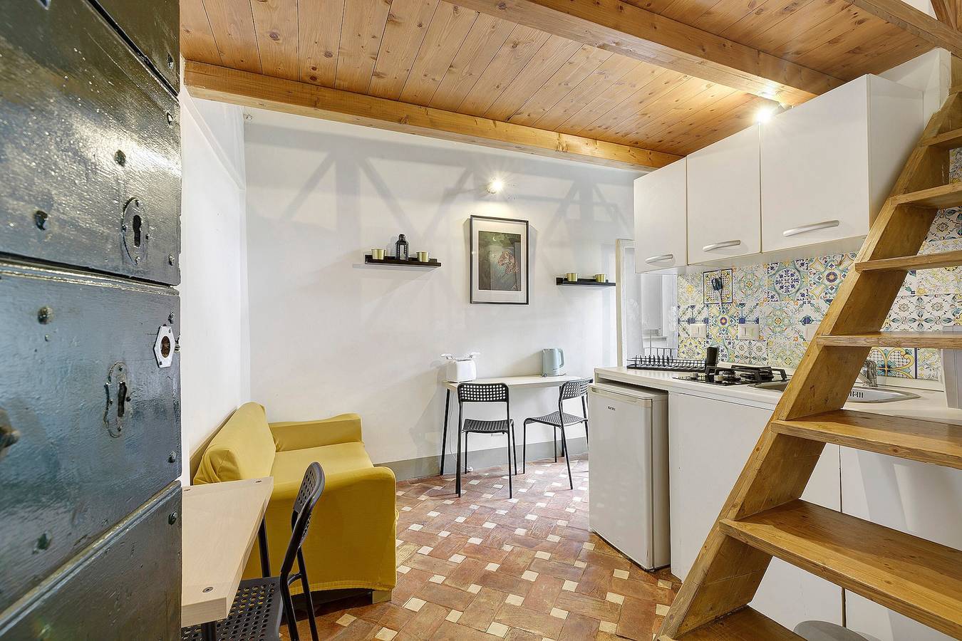 Ganze Wohnung, Apartment „Little House in Trastevere“ mit Balkon, Wlan und Klimaanlage in Rom Zentrum, Rom