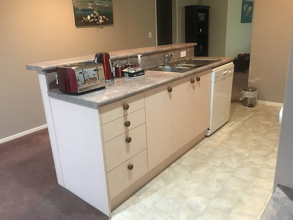 Observation House, two bedroom house, close to shops, beach and eateries. in Paraparaumu, Kapiti Coast District