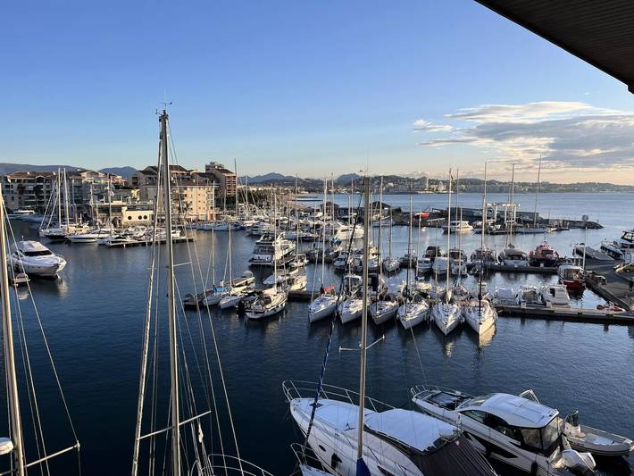 Gîte pour 4 personnes, avec piscine et balcon dans Plage du Port Fréjus