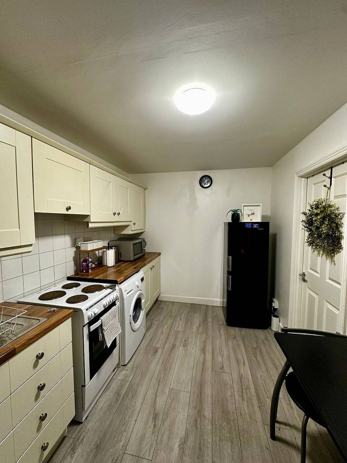 Entire studio, Tranquil Studio Retreat in Dublin 22 with Garden and Bbq in South Dublin, County Dublin