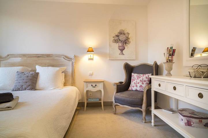 Location de vacances pour 8 personnes, avec terrasse et jardin dans Office De Tourisme D Uzes - 3