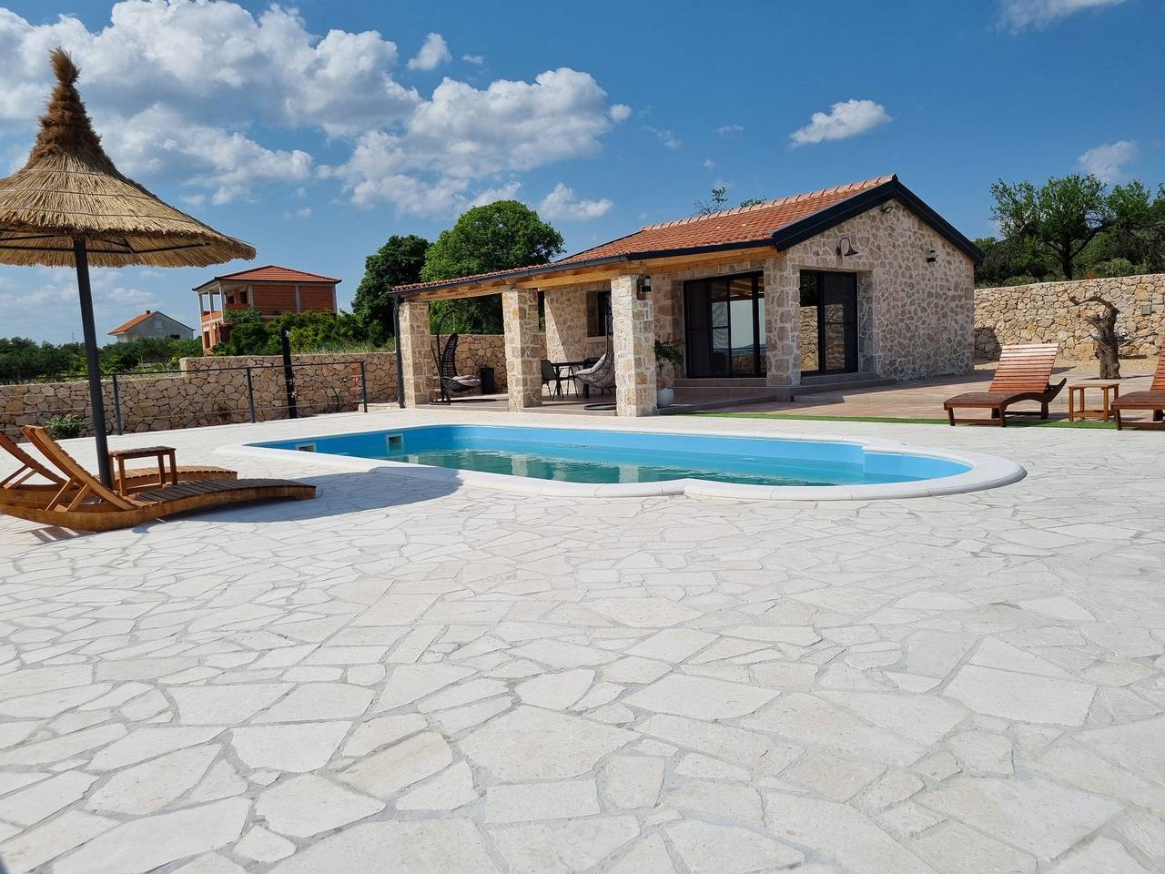 Holiday Home A&M with pool and lakeview in Pakostane, Zadar