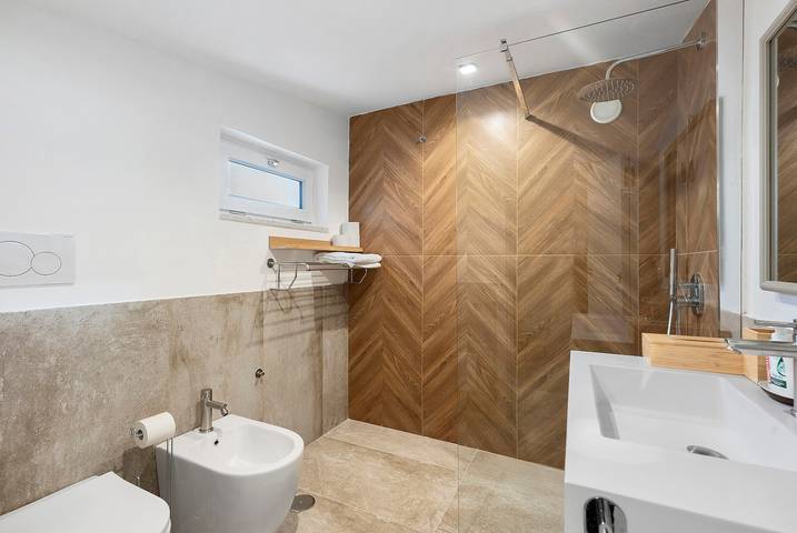 Casa Vacacional 'Civico 32' con Vista al Mar, Wi-Fi y Aire Acondicionado in Spiaggia Santa Teresa, Salerno