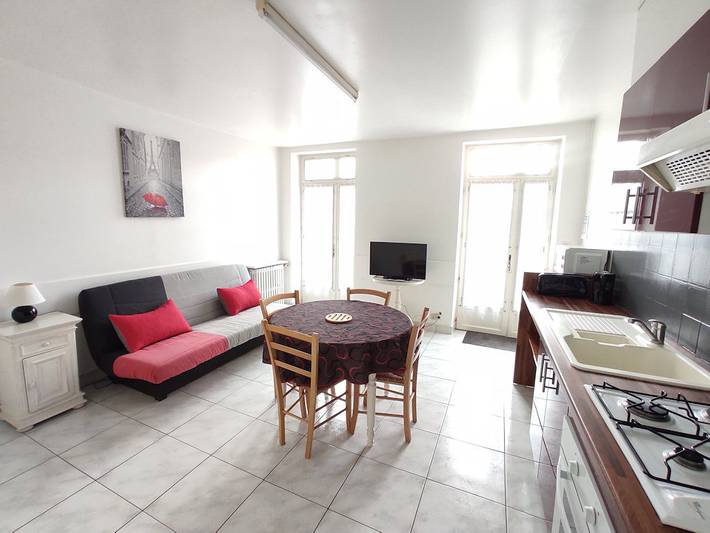 Gîte pour 2 personnes, avec jardin dans Office De Tourisme De La Roche Posay - 2