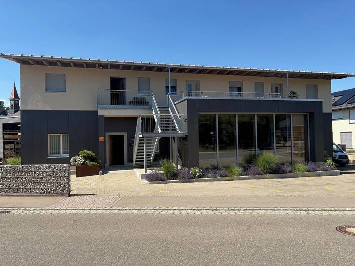 Hel lejlighed, Deluxe Apartment 'Zeder' with Shared Terrace, Balcony and Wi-Fi in Pfullendorf, Region Bodensee-Oberschwaben