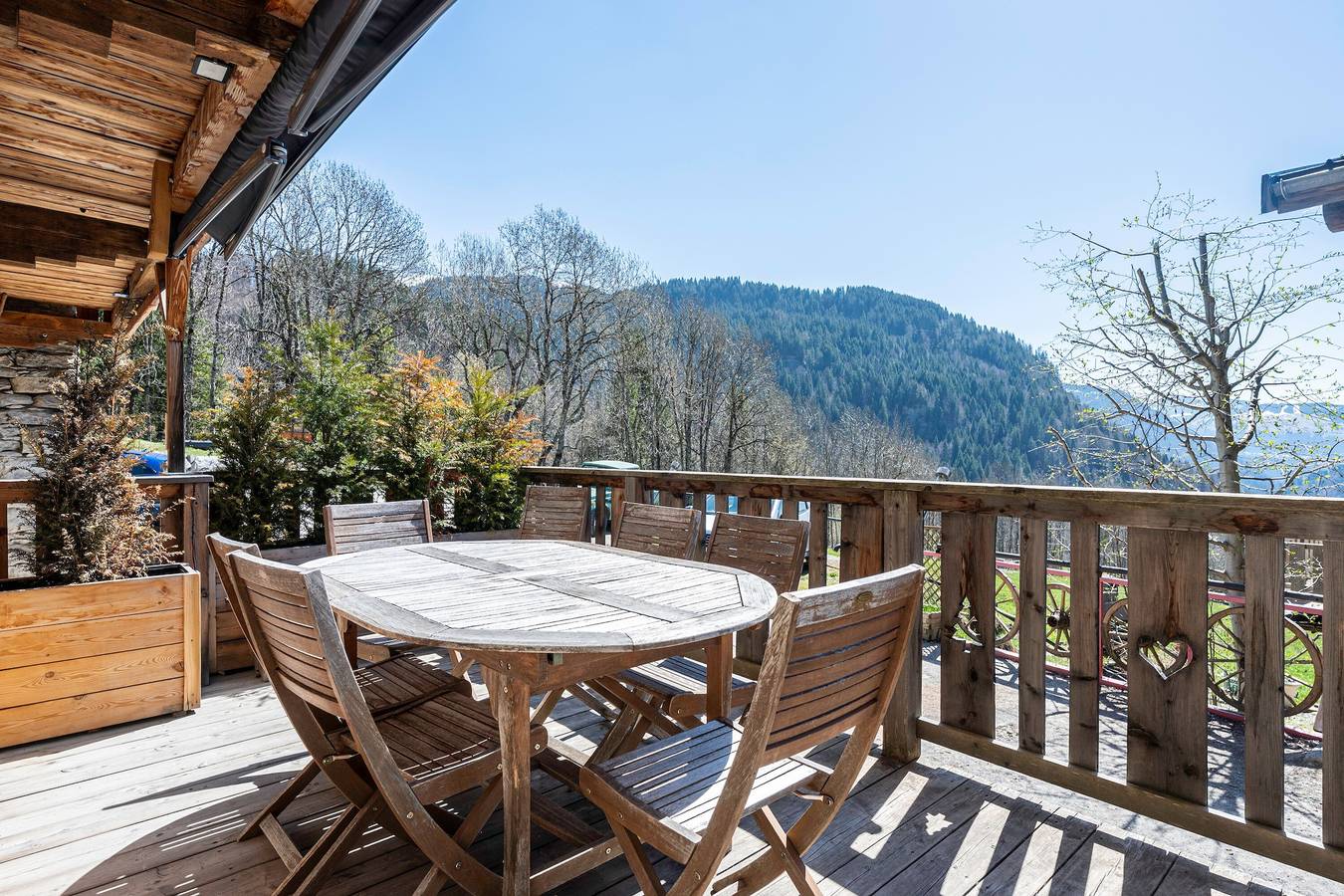 Chalet 'Le Logis' con vistas a la montaña, terraza privada y Wi-Fi in La Giettaz, Albertville region