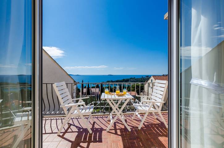 Holiday rental for 2 people, with Ocean view and Balcony as well as Garden in Srebreno