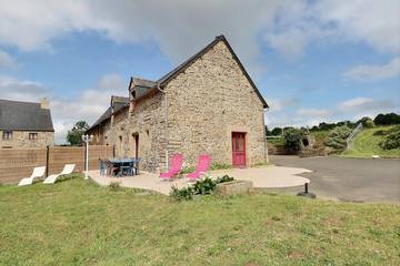 Gîte pour 8 Personnes dans Bazouges-la-Pérouse, Fougères-Vitré, Photo 1