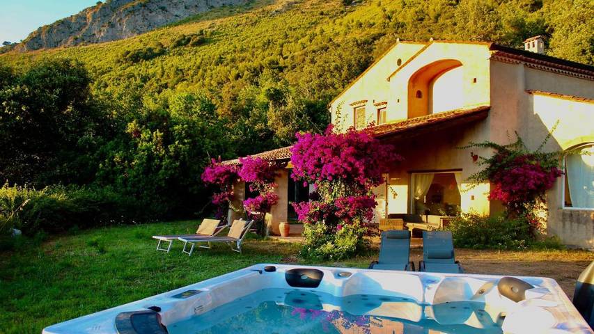 Villa per 10 persone, con Balcone e Idromassaggio nonché Terrazza e Giardino a Maratea