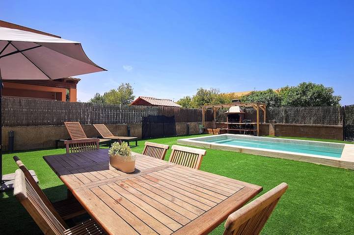 Ferienhaus am Strand für 8 Personen, mit Balkon und Terrasse sowie Garten in Alcúdia