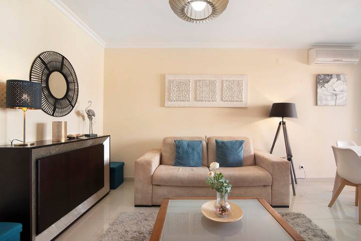 Entire apartment, Apartment "Eden" with Shared Pool & Wi-Fi in Vilamoura, Quarteira