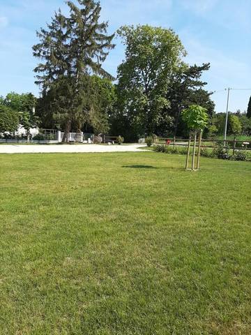 Location de vacances pour 5 personnes, avec jardin et vue, adapté aux familles à Lignières-de-Touraine