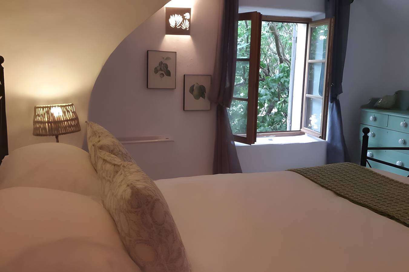 2-persons gîte with gardoise vault in a 16th-century mas 15km from uzès in Lussan, Région de Nîmes