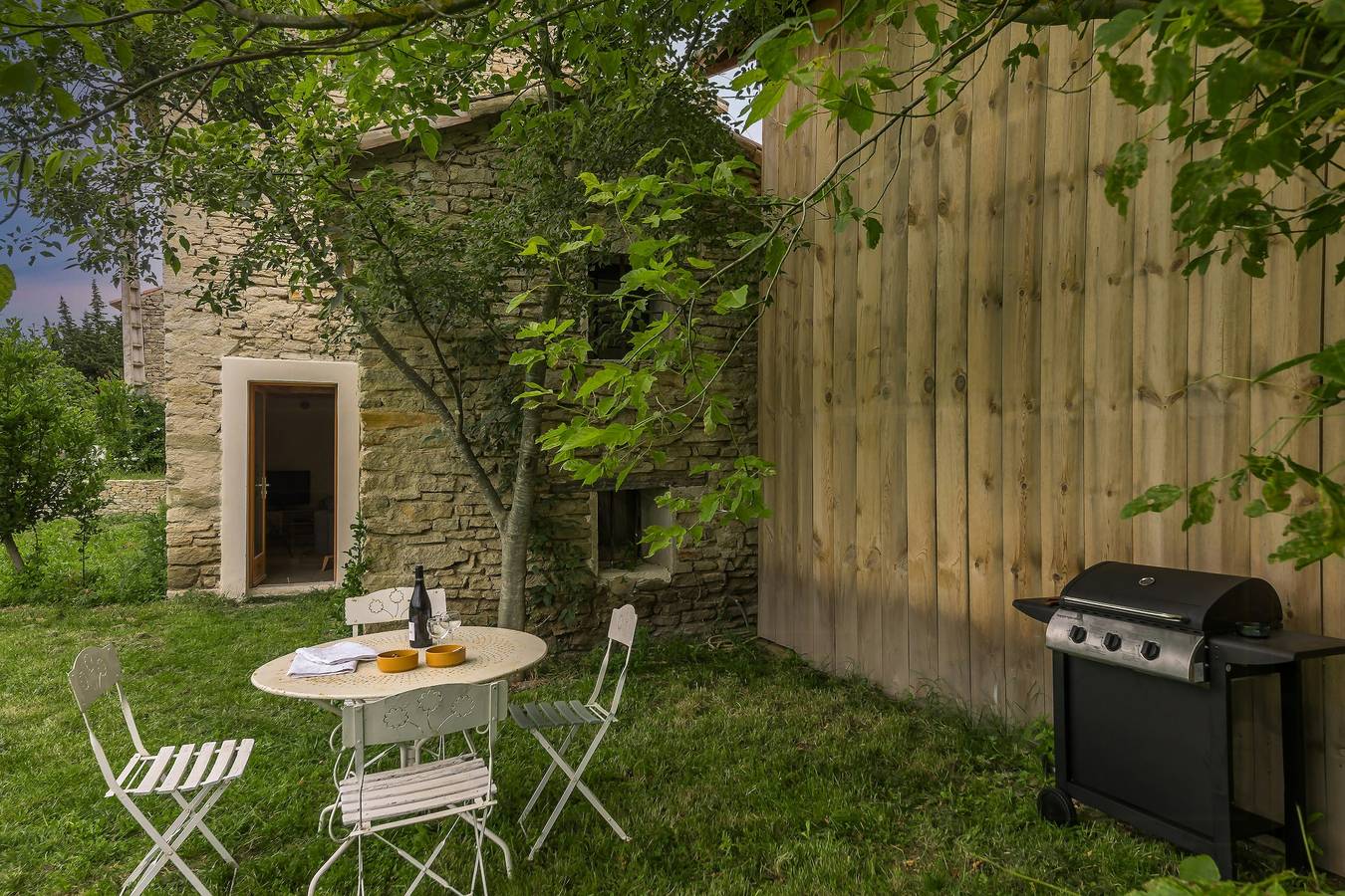 Haus mit Privatstrand an der Sorgue in L'Isle-sur-la-Sorgue, Vaucluse