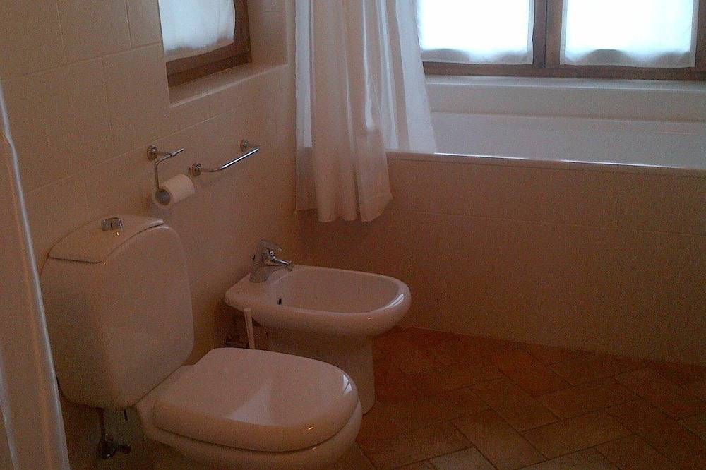 Le Papere apartment in Chalet di Cher in Montemezzo, Veltlin