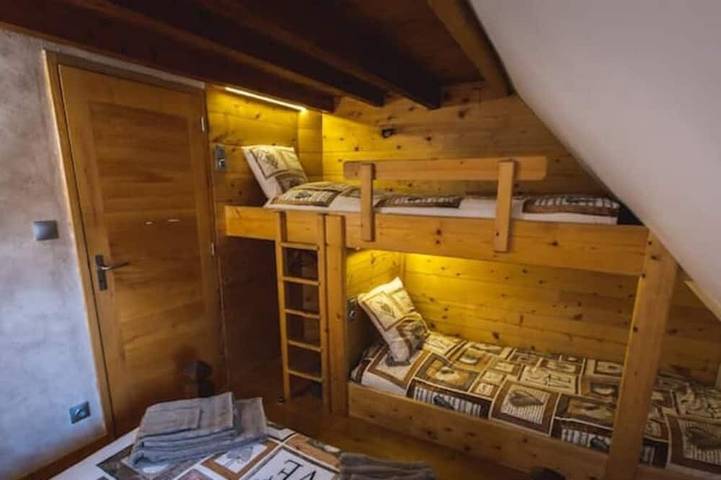 Gîte pour 10 personnes, avec Jacuzzi ainsi que Terrasse et Jardin à Saint-Pastous - 4