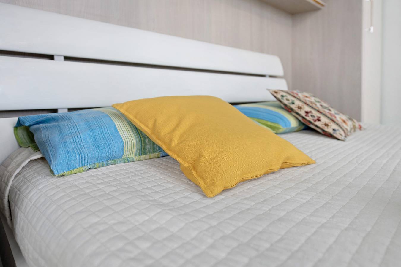 Zimmer 'Swan Matrimoniale Green' mit Gemeinschaftspool, Wi-Fi und Klimaanlage in Manerba del Garda, Gardasee-Berge