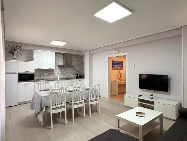 Holiday apartment for 9 people, with view and balcony - 1