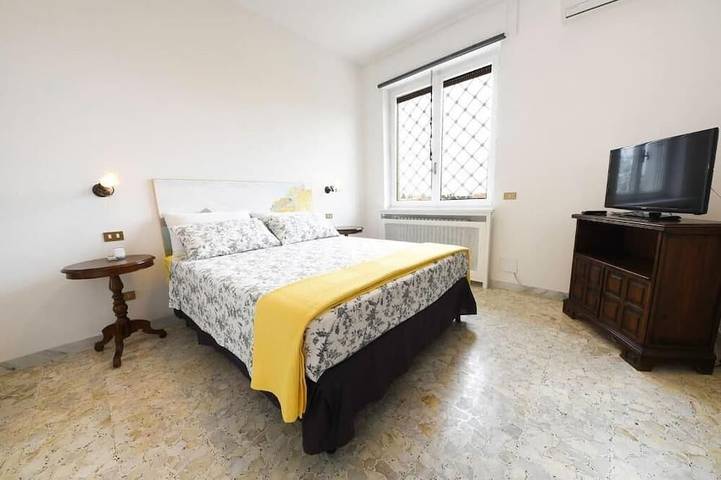 Villa Amalia Augusta mit Schwimmbad in Anguillara Sabazia, Braccianosee