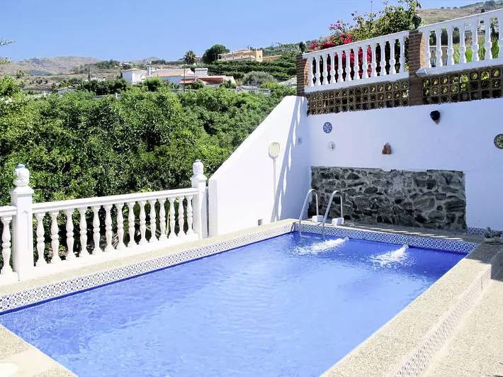 Villa voor 3 personen, met terras en zwembad in Almuñecar