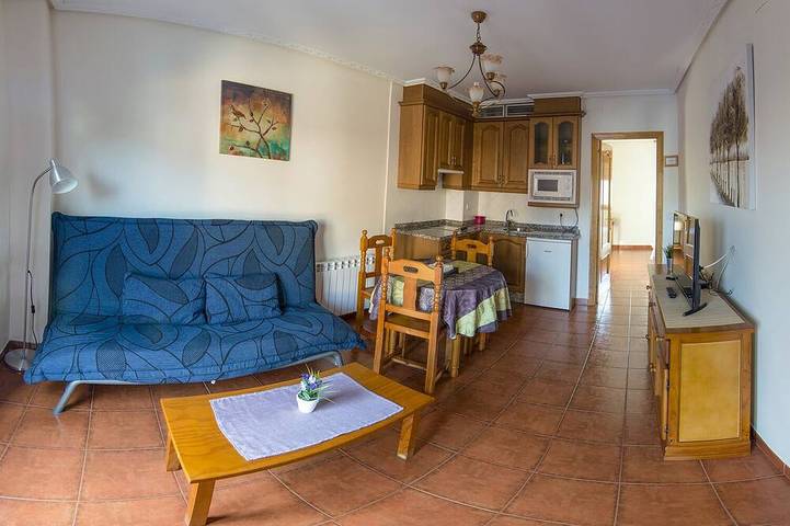 Gîte pour 2 personnes, avec terrasse et piscine, animaux acceptés - 1