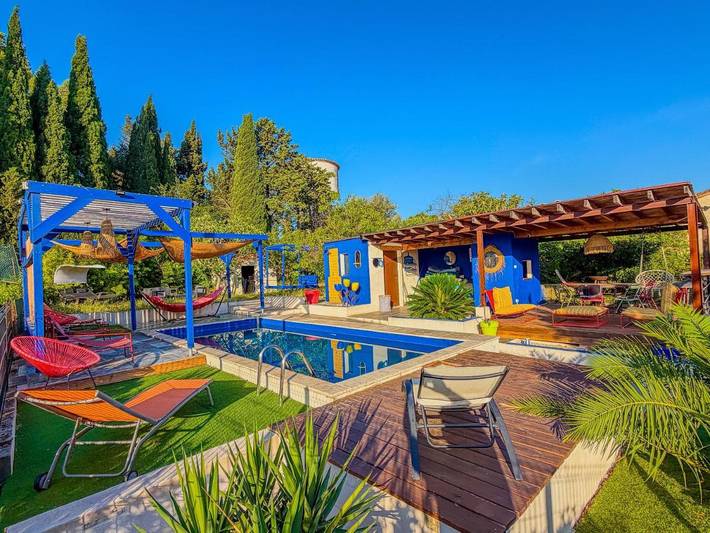 Location de vacances pour 8 personnes, avec Terrasse et Jardin ainsi que Piscine et Vue à Lavalette