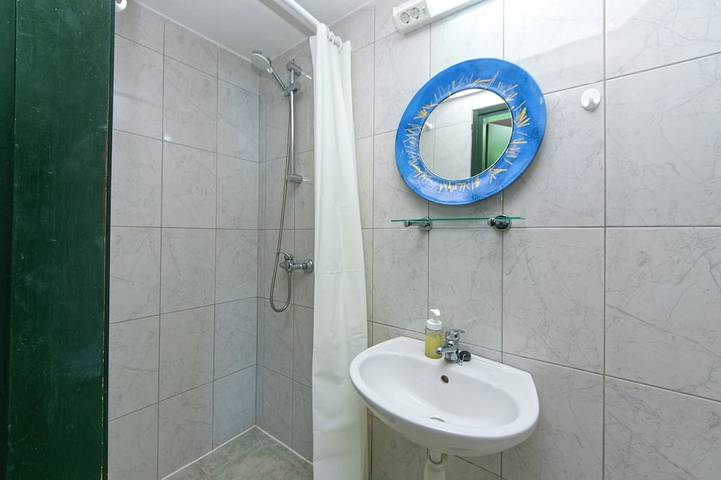 Ganze Wohnung, Studio-Apt. am nächsten zum Strand mit eigener Terrasse in Brela, Makarska Riviera