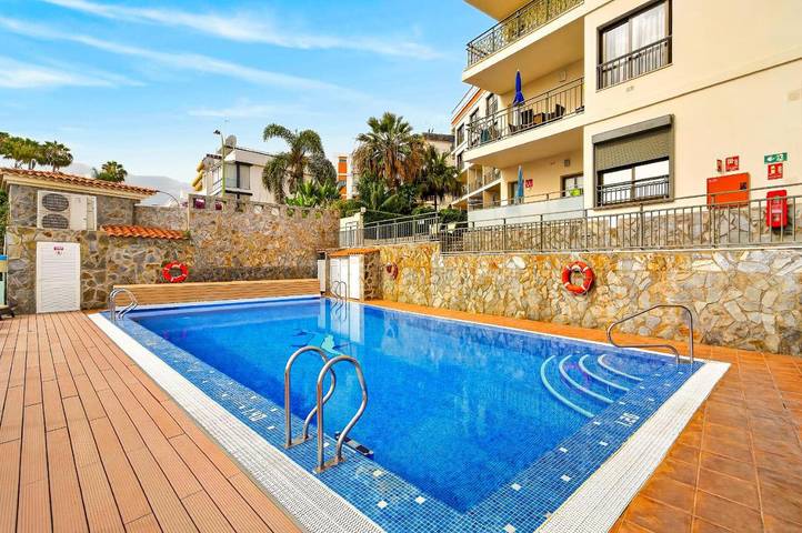 Apartahotel para 3 personas, con Terraza y Jardín además de Piscina y Vistas en Puerto de la Cruz