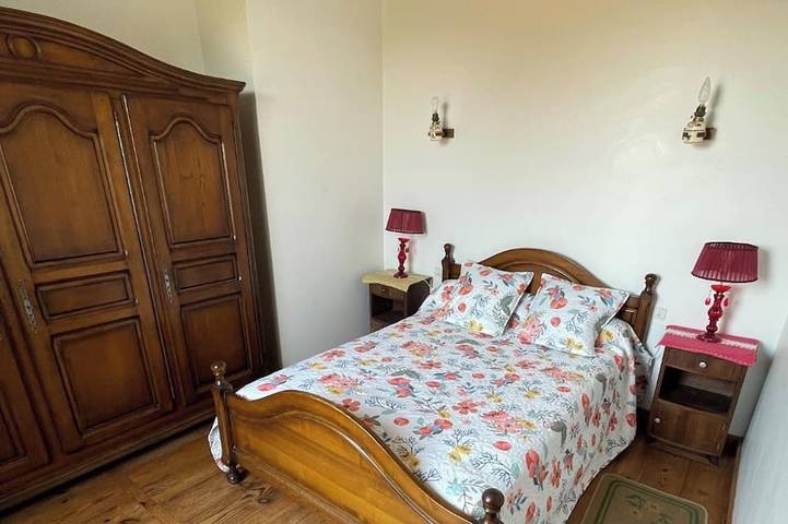 Location de vacances pour 11 personnes, avec jardin, animaux acceptés à Bardos - 3