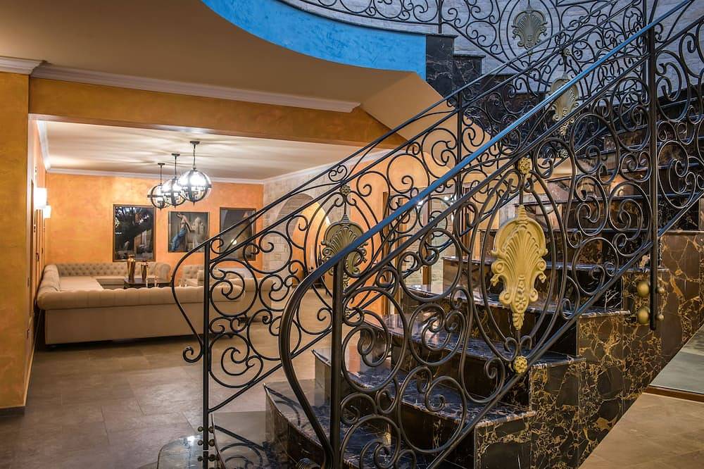 Seafront Villa Kastello Kalliste | 8 bedrooms | 8 bathrooms in Ferma, Lasithi