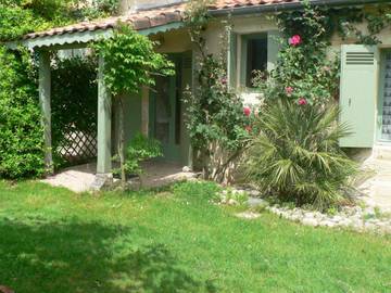 Gîte pour 3 personnes, avec jardin et terrasse en Gironde
