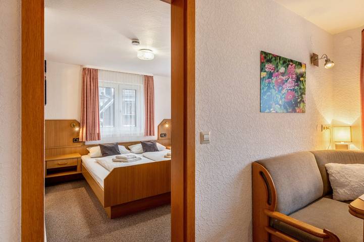 Lodge for 2 people, with garden and balcony, with pets in Black Forest
