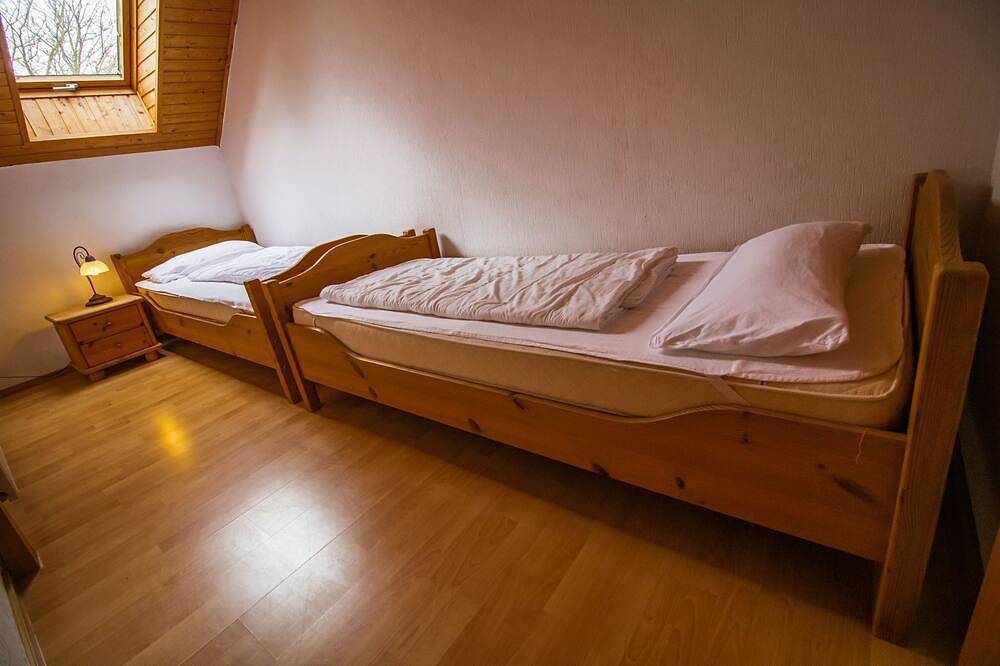 Ganze Wohnung, Bauernhof Fewo 1 - Ferienhof Am Birkensee 55125 in Detern, Nordseeküste