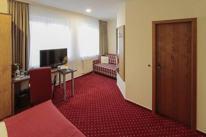 Ganze Wohnung, Doppelzimmer Du/Wc in Ziesar, Mittelmark