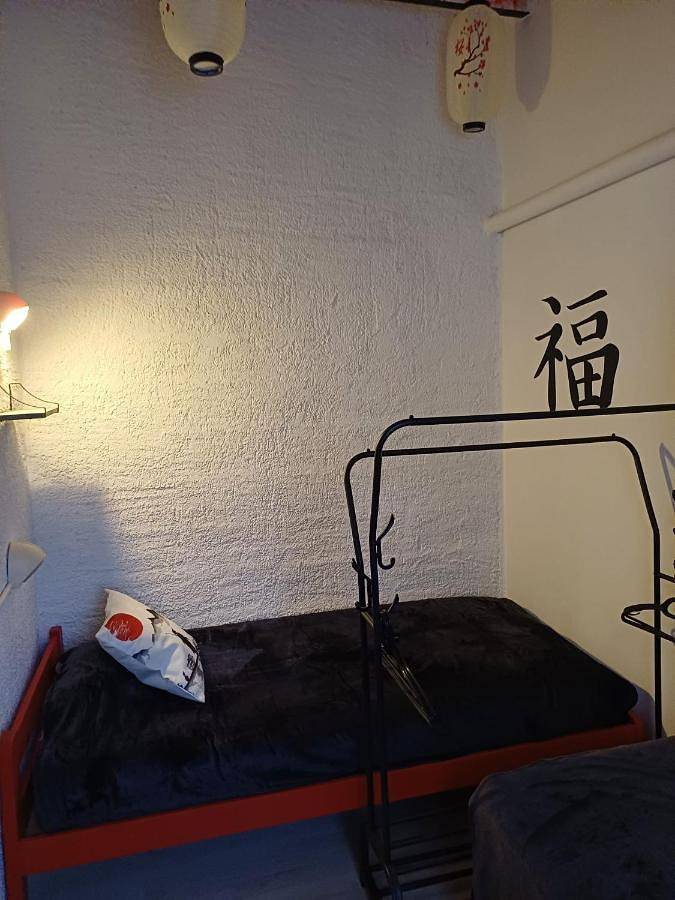 Location de vacances pour 4 personnes, avec jardin ainsi que piscine et vue, animaux acceptés à Caylus - 2