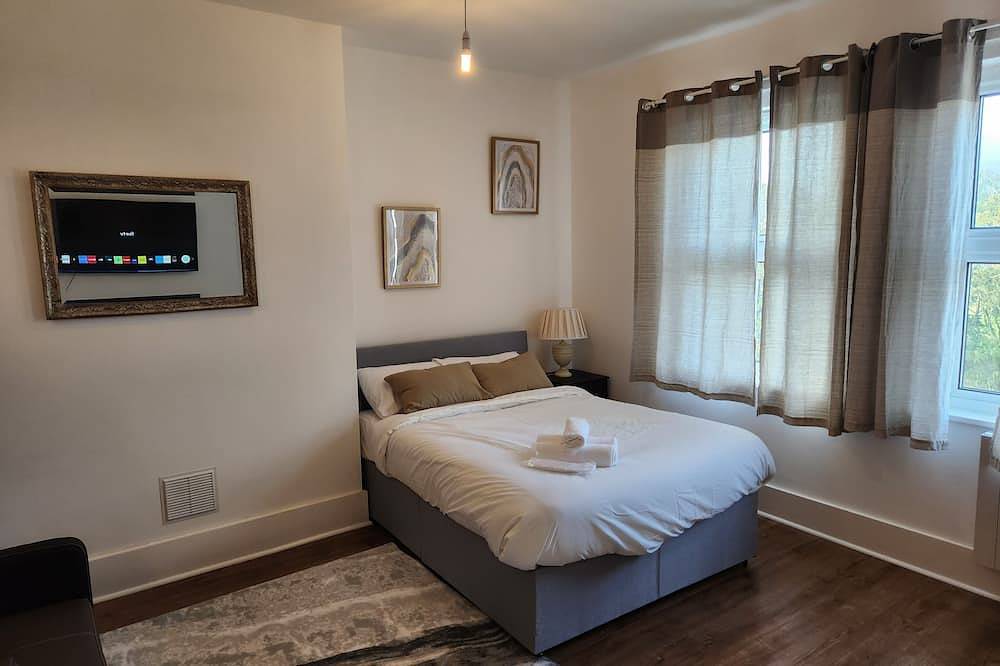 Appartement entier, 1 Bed Flat - Sleeps 3 - Parking - Wifi in Stone (Dartford), Dartford