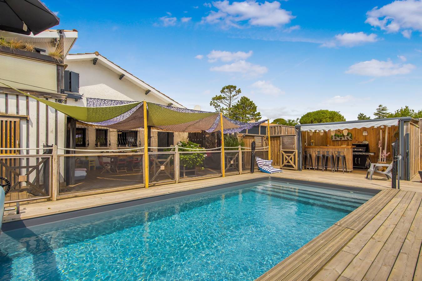 Ganze Wohnung, Le Grand T2 – Elegantes Apartment mit Gemeinschaftspool in Andernos-les-Bains in Andernos-les-Bains, Arcachon und Umgebung