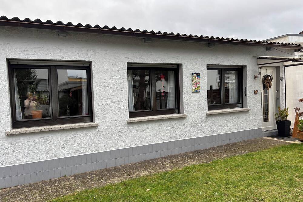 Cozy house in the middle of the garden in Heusenstamm, Landkreis Offenbach
