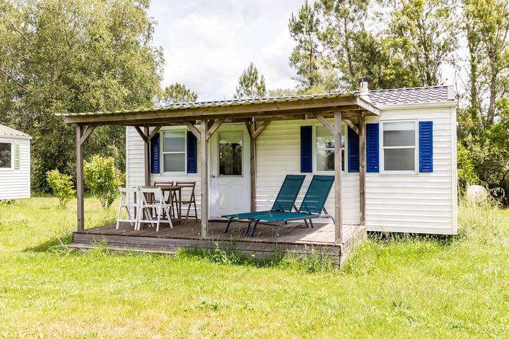Camping pour 4 personnes, avec jardin et vue sur le lac