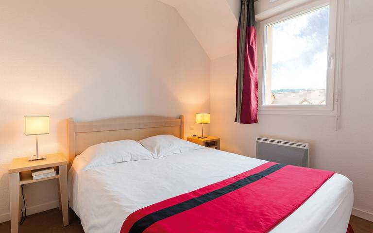 Location de vacances pour 6 personnes, avec piscine ainsi que sauna et balcon, animaux acceptés à Montignac - 4