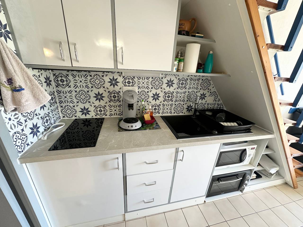 Entire apartment, Air-conditioned T2 apartment with terrace in Valras-Plage for 3 guests in Valras-Plage, Côte d'Améthyste