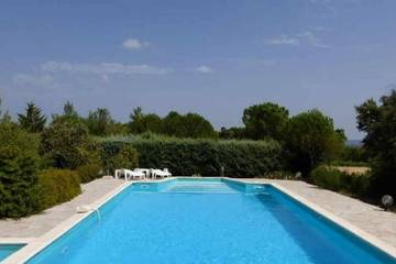 Location de vacances pour 6 personnes, avec terrasse et jardin à La Livinière