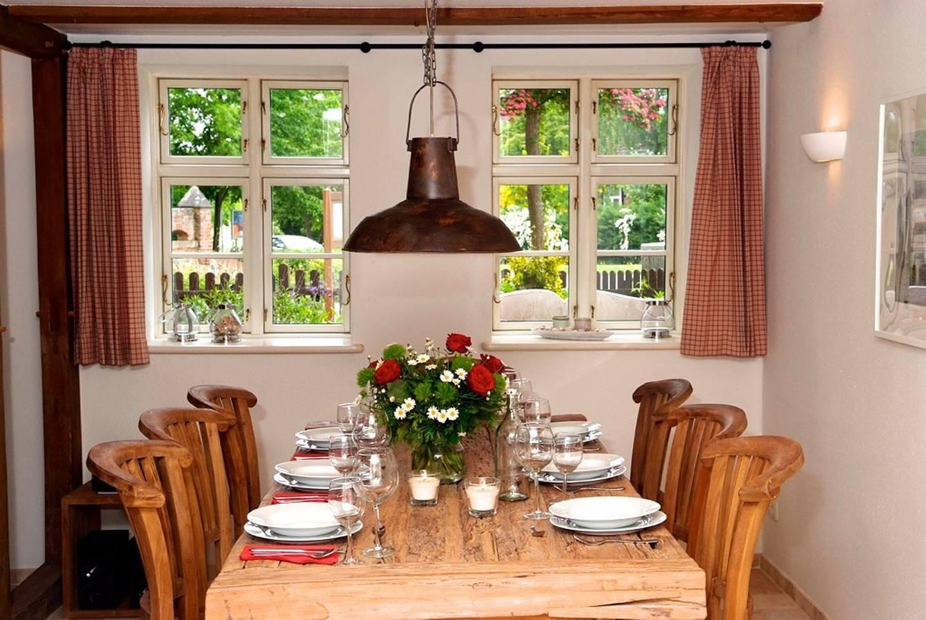 Ferienhaus "Schifferwiege"- historisches Kapitänshaus ca.130 m² für 2-6 Personen in Wustrow, Fischland