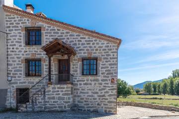 Casa rural para 12 personas, con vistas al lago, Se admiten mascotas en Valle del Alberche