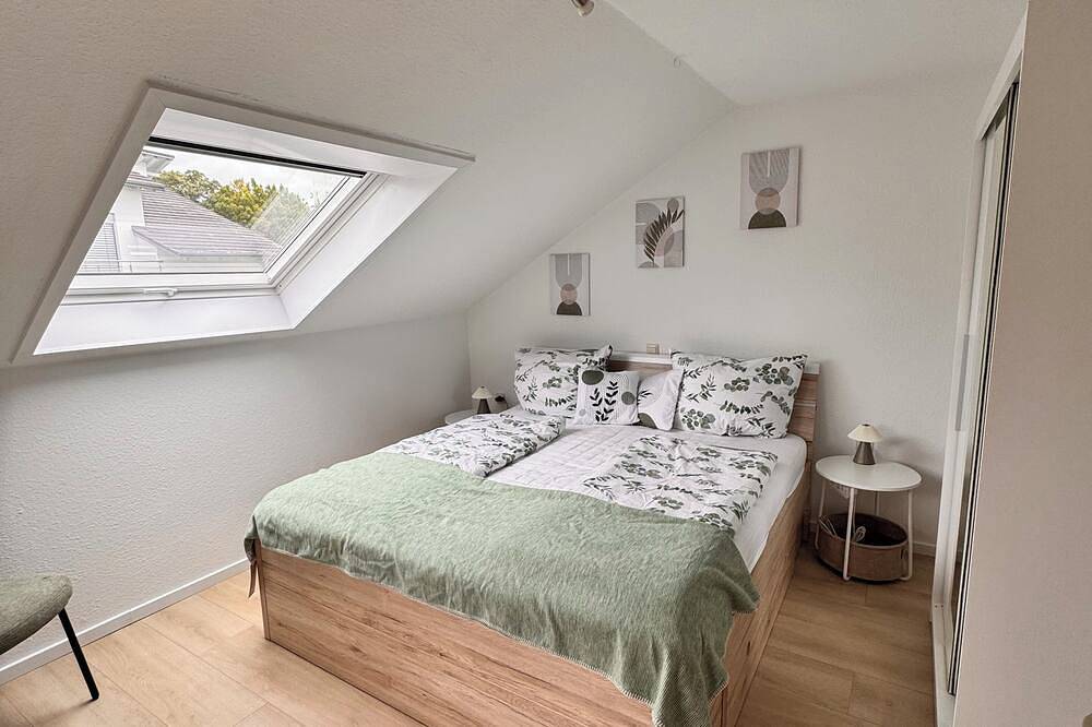 Ganze Wohnung, Helle Dg-Wohnung mit Balkon in Bad Friedrichshall in Bad Friedrichshall, Kurpfalz