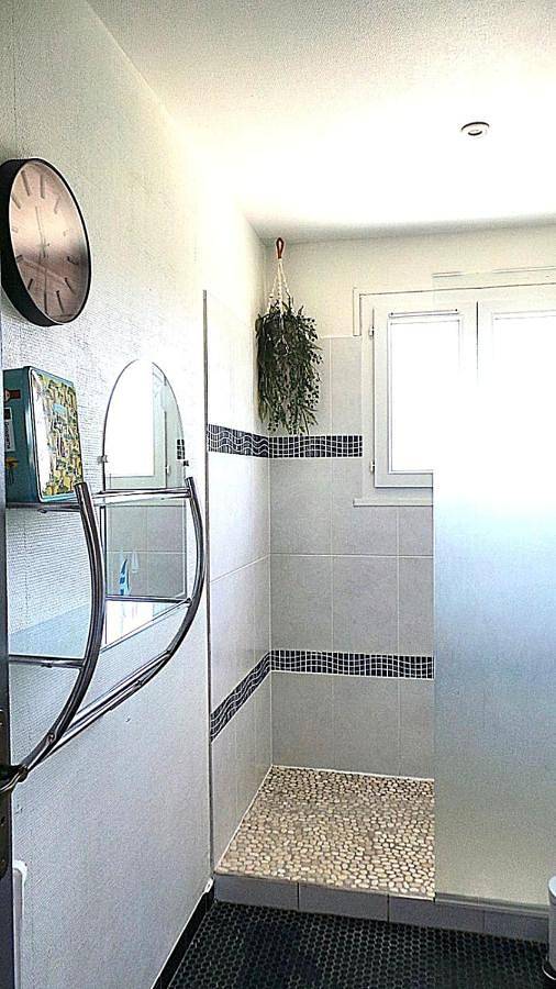 Location de vacances pour 8 personnes, avec vue ainsi que terrasse et jardin dans Plage de Port Giraud - 2