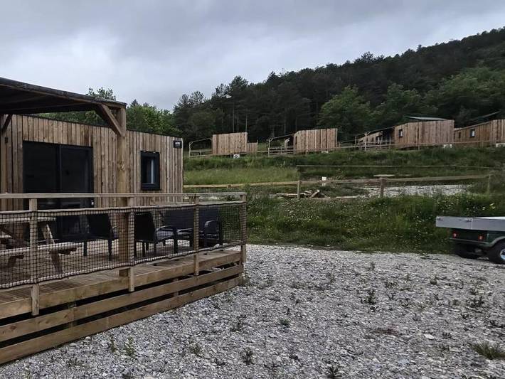 Mobil home pour 4 personnes, avec bassin pour enfant dans Aigues-Vives (Ariège) - 2