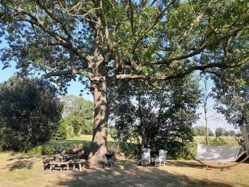 Location de vacances pour 2 personnes, avec vue, animaux acceptés à Celles (Hainaut)