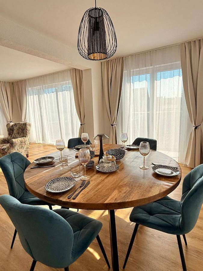 Ganze Wohnung, Luxury Apartment 4 bedrooms Self check in out in Ebersbach an der Fils, Landkreis Göppingen