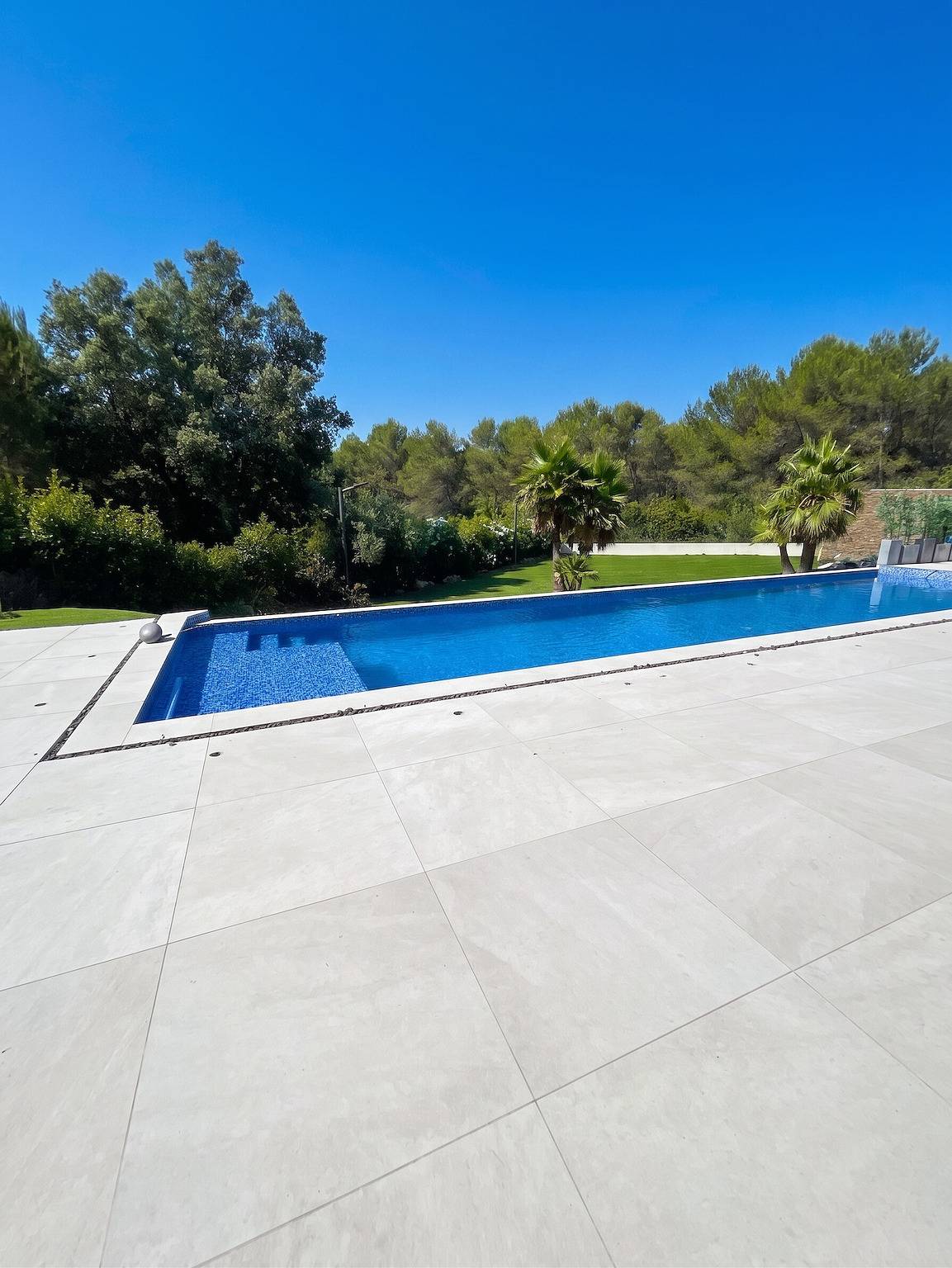 Ampia villa con piscina privata a Nîmes in Nîmes, Nimes e dintorni